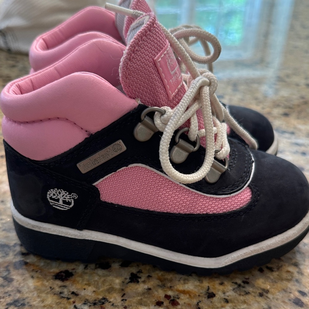 Timberland size 9 toddler Kids Boots in Pink and Black excellent used condition.